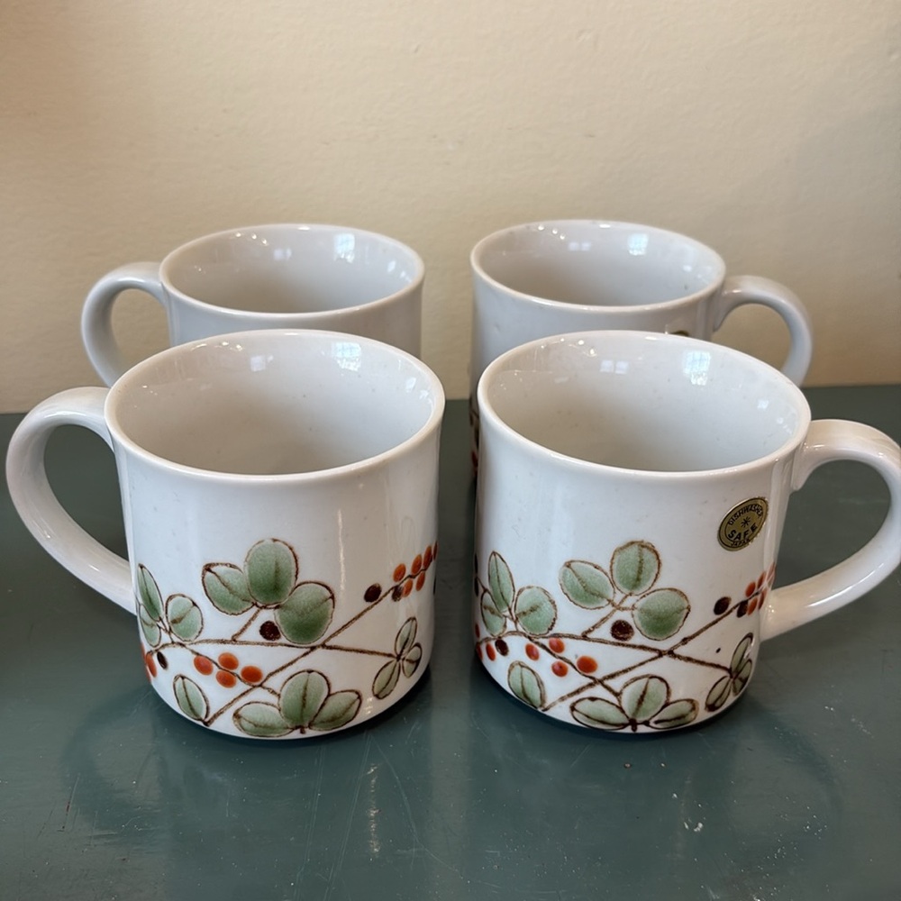 Vintage Stoneware Ceramic Mug w/ Green Leaf and Orange Berry Design. Set of 4.